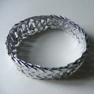 Armband van chocoladepapier